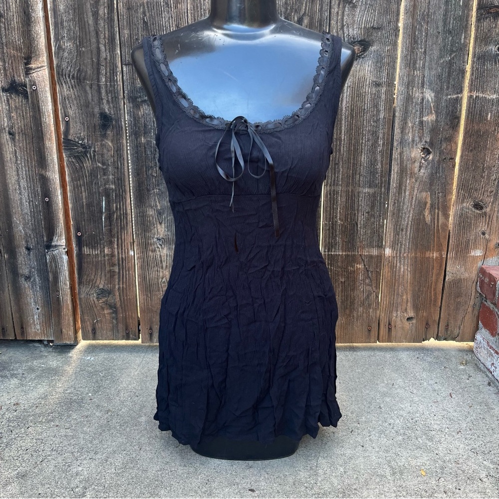 Black Sleeveless Dress with Ribbon Detail
